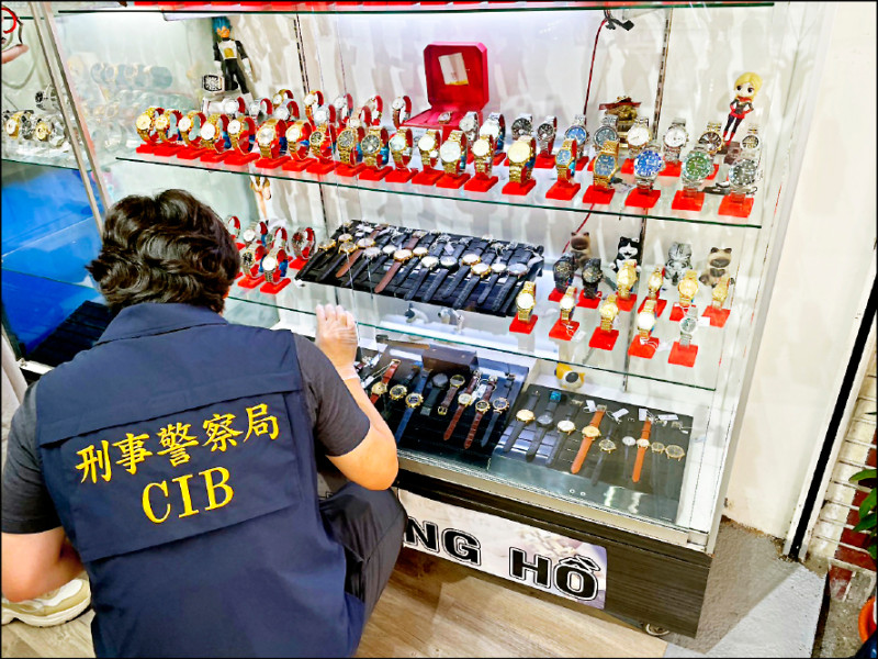 市價百萬名錶賣1萬／越籍夫妻直播賣假錶 侵權6千萬