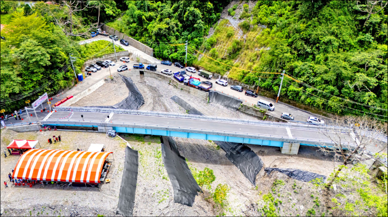 投83線災修 新建伊娜谷橋通車