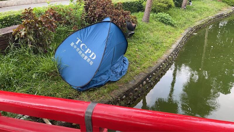 台中公園日月湖驚傳落水 「橋下有人在漂」打撈已溺斃