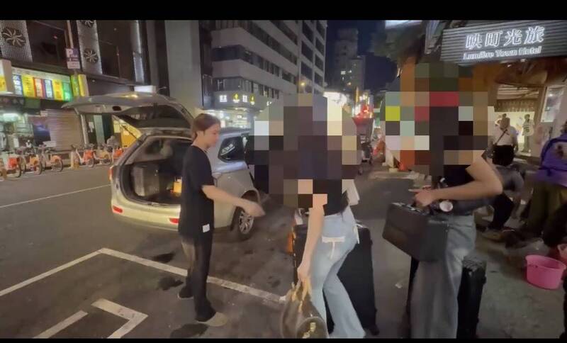 萬華六福大樓暗藏一樓一鳳 警逮41外籍賣淫女