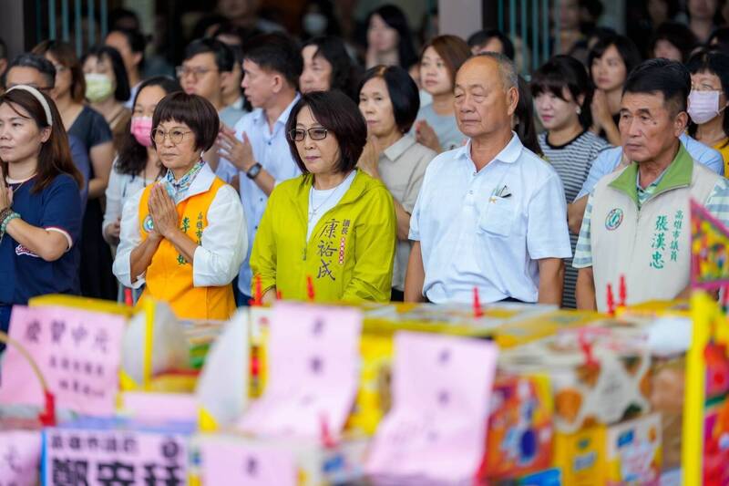 高市議會開議前辦普渡 議長康裕成:願高雄平安順利、好運接棒