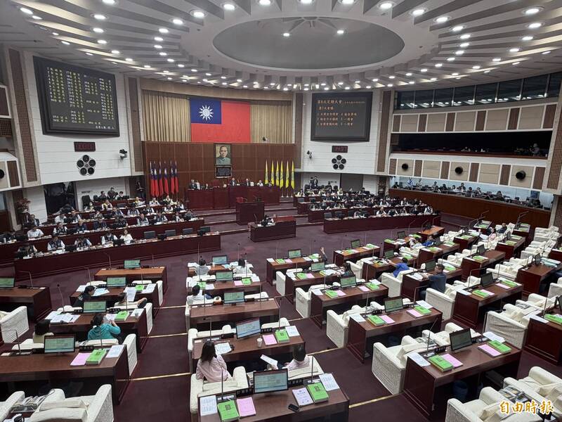 洪健益提案北市普發2萬被暫擱 秦慧珠:炒冷飯還比去年少1000塊
