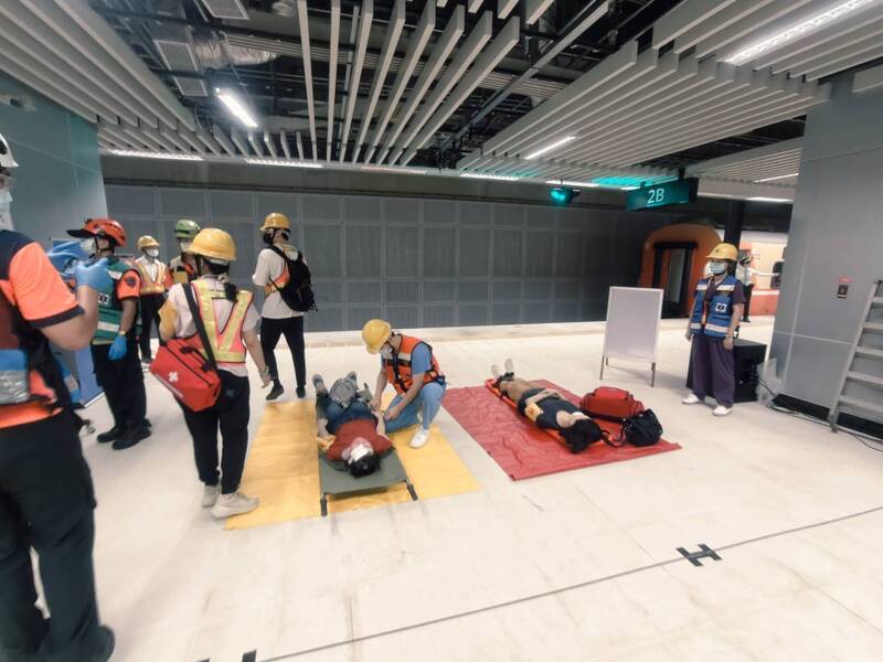 台南鐵路地下化年底通車 台鐵演習「莒光號遭恐怖攻擊」 - 臺南市 - 自由時報電子報