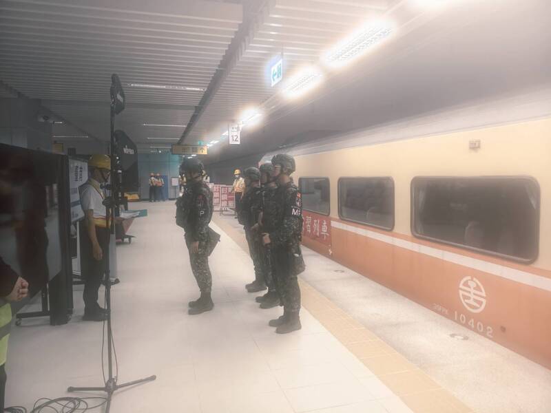 台南鐵路地下化年底通車 台鐵演習「莒光號遭恐怖攻擊」 - 臺南市 - 自由時報電子報