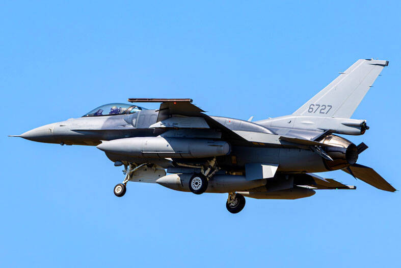 《TAIPEI TIMES》First two of 66 F-16Vs from US may arrive soon
