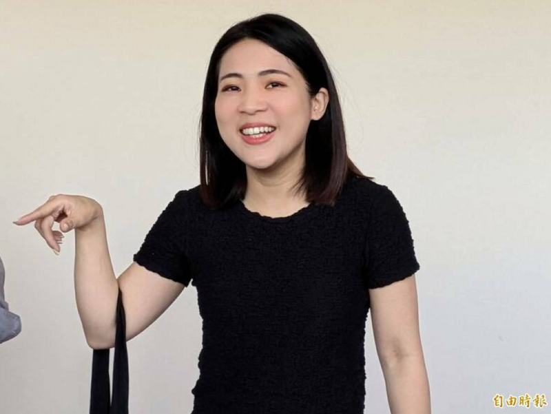 總統加碼國軍戰鬥加給 徐巧芯提條例爭3萬 林智群批:法盲當立委