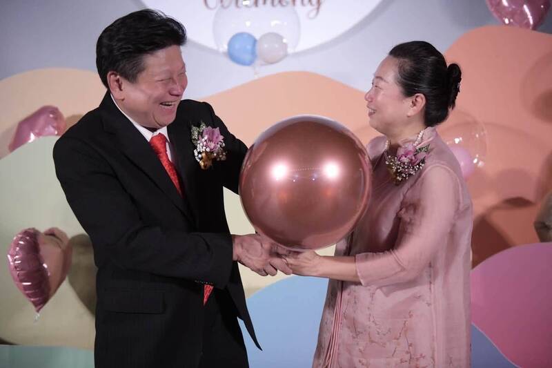 傅崐萁曬徐榛蔚合照甜喊七夕快樂! 慘遭網灌爆:那幹嘛離婚
