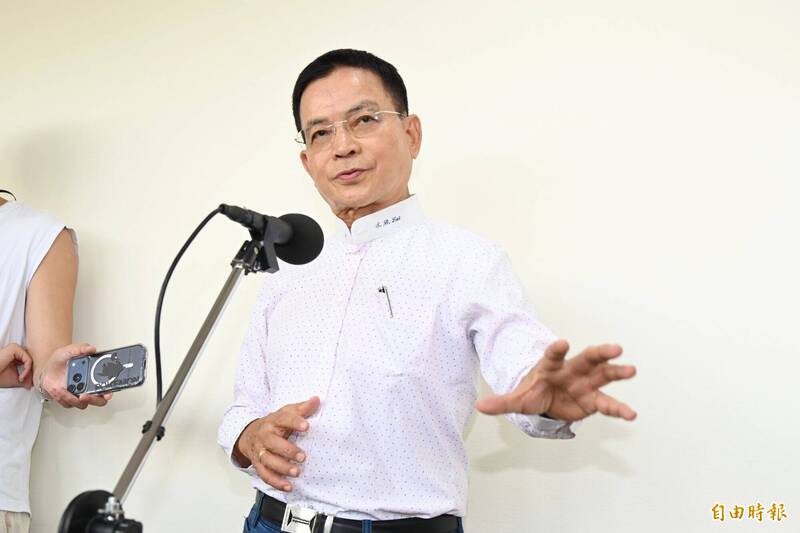 賴士葆開嗆傅崐萁「有種別審總預算」 張育萌笑:變成「綠士葆」了