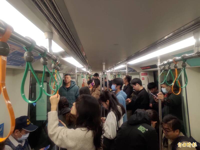 高捷紅線一列車7:07發故障訊息 清車調班、8:05恢復正常