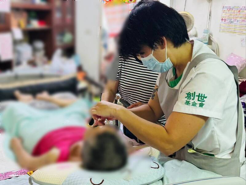 帕金森氏症婦嚴重壓傷 創世基金會這樣協助