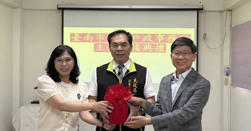 南市2區長、3戶政主任互調 跨域歷練拚行政效能