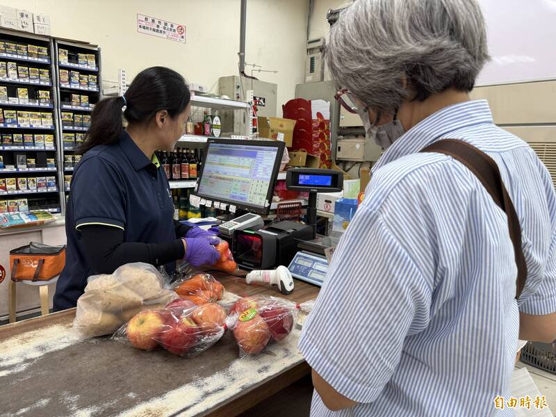 桃園敬老愛心卡明年可折抵農會消費 線上訂購機制研議中
