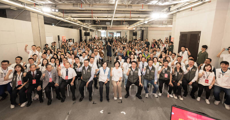 民進黨立委、新北市長參選人蘇巧慧邀請前總統蔡英文擔任競選總部主委，今日舉辦競選總部第二次擴大決策會議。（蘇巧慧競辦提供）