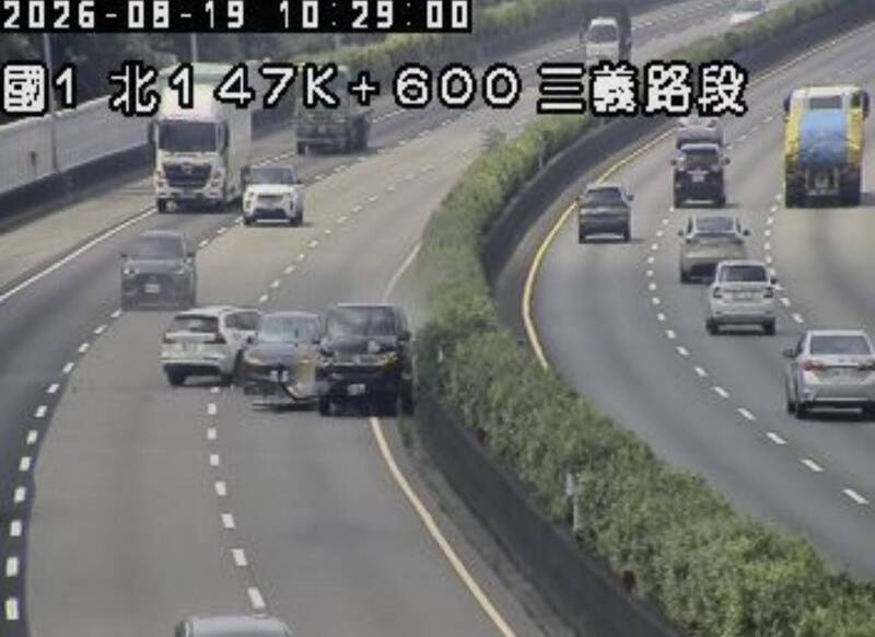 國1苗栗三義「二次追撞」釀3死3傷 肇事女駕駛稱開ACC又否認