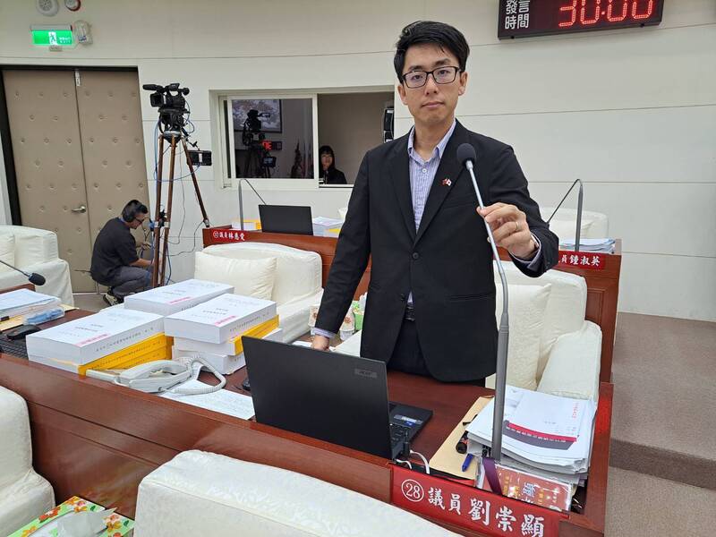 民進黨初選落敗 竹市議員劉崇顯36歲生日宣布爭取連任