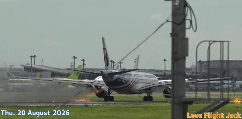日本成田機場馬航客機起飛前引擎突冒火竄黑煙 跑道緊急關閉