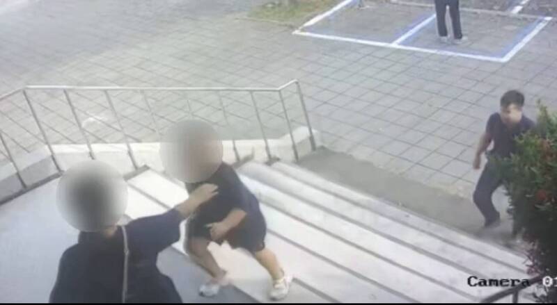男童高雄景點走失 警調百支監視器助團圓