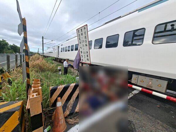 台鐵新自強號彰化平交道遭電動代步車撞上 86歲翁搶救中