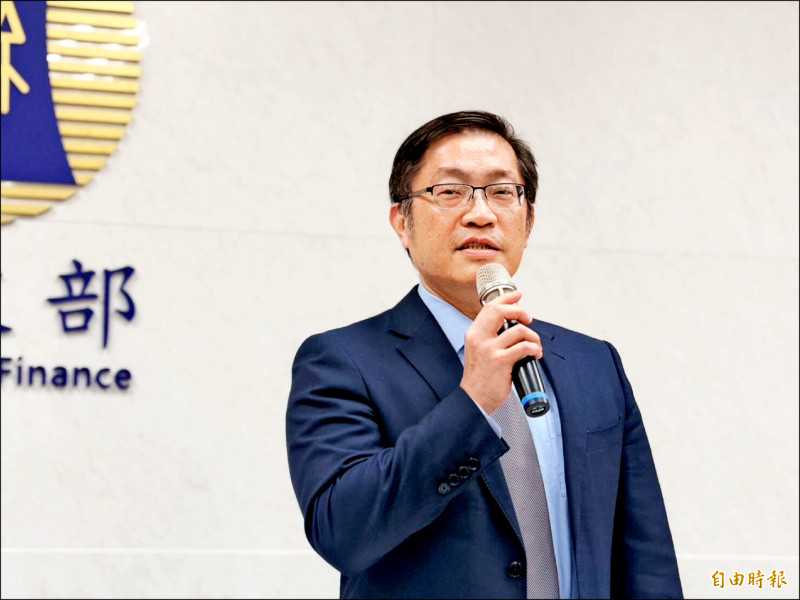 普發一萬 財部:總預算年底若過 明年上半年可領