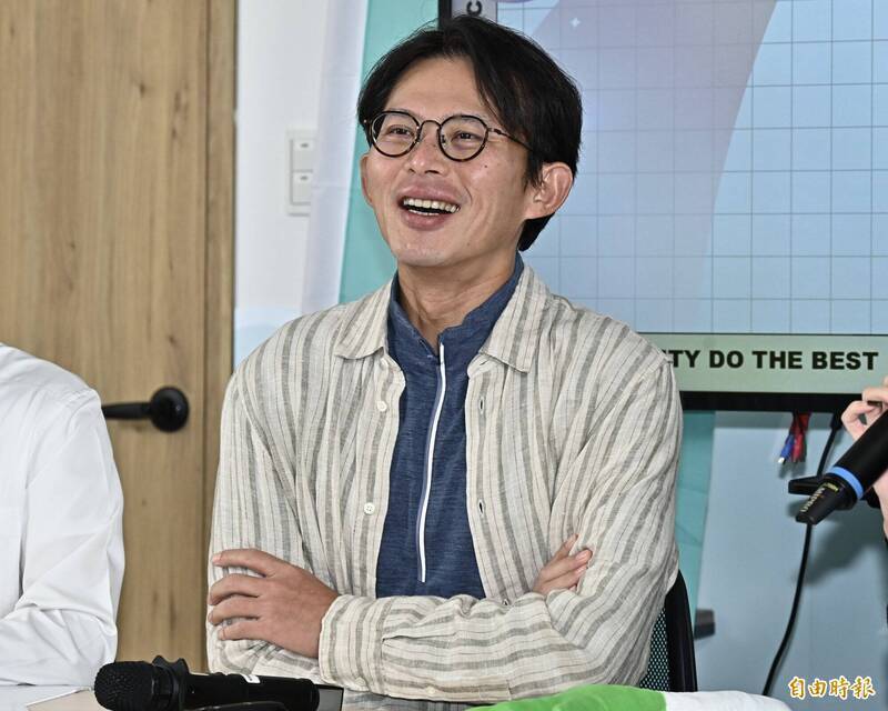 黃國昌買百份月餅嗆總統 她諷:救柯行李箱裝現金、救弱勢用嘴巴喊話