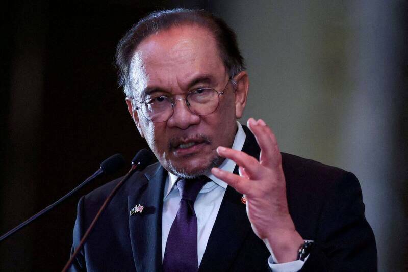 挺中國武統台灣挨轟 大馬首相安華澄清「和平解決是最佳途徑」