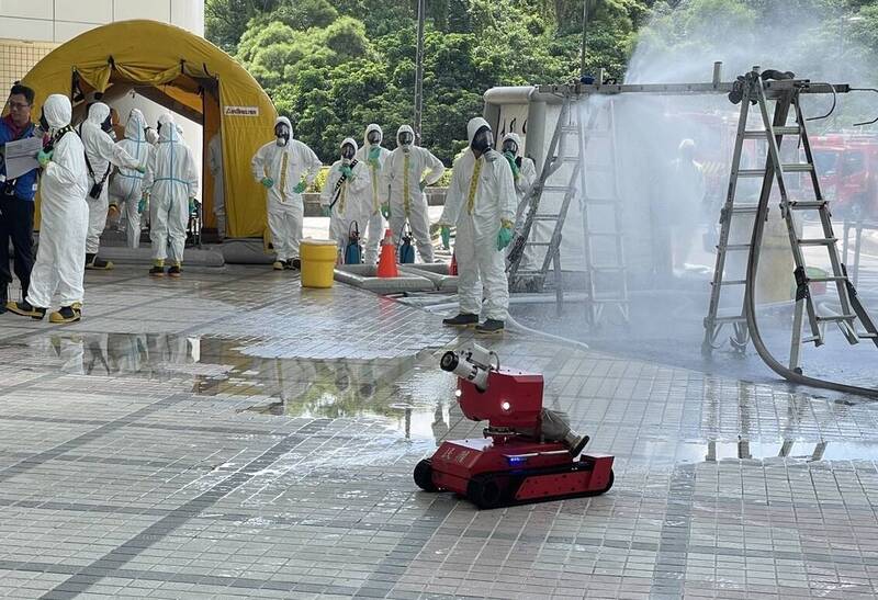 災害無腳本!環境部攜手北市 實兵演練地震引發毒氣外洩防救