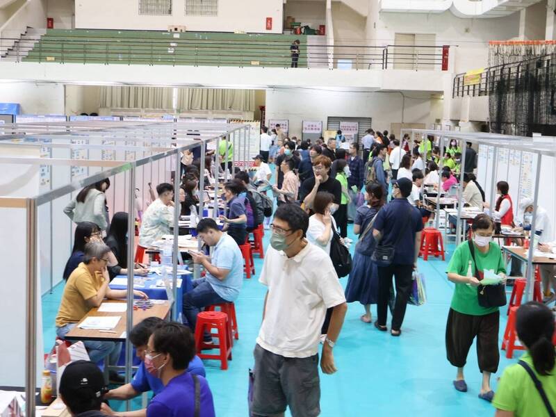 高雄大型徵才豪雨登場 55家企業釋出逾千職缺