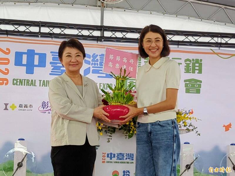 盧秀燕送「節節高升」盆栽!中台灣農博遭疑淪許淑華造勢大會