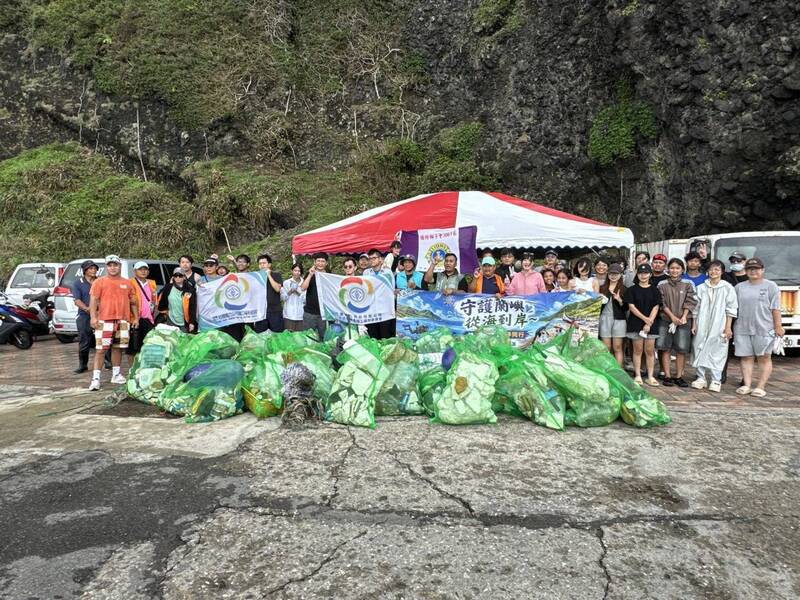 台東環保局陸海雙線出擊 蘭嶼清出379公斤海廢
