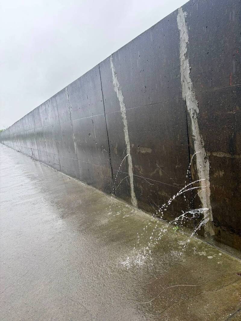 300毫米！屏東萬丹雨量全國最高 麟洛大排差點又潰堤