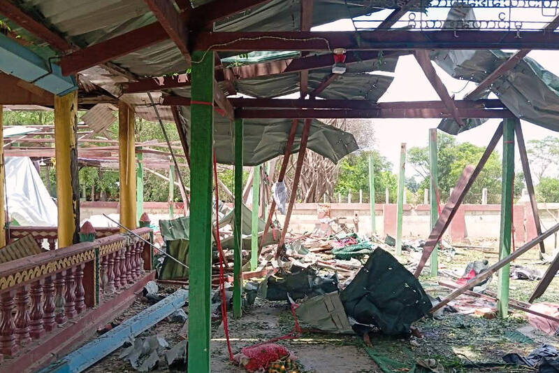 緬甸軍方空襲寺廟奪14命 目擊者怒控:佛節期間鎮壓