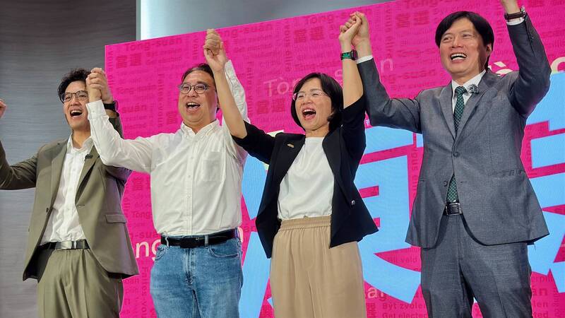 沈伯洋（左1）、黃世杰（左2）、蘇巧慧（左3）、林國漳（左4）。（圖擷取自蘇巧慧Threads）