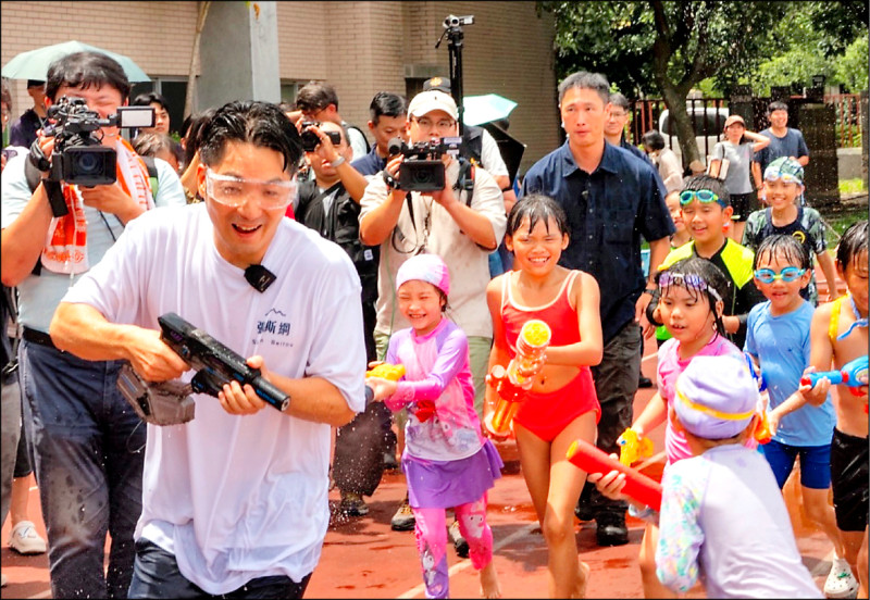 蔣萬安週末各地跑 今到嘉義為民眾黨站台