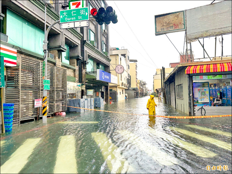 雨像用倒的 永康、仁德連2天淹水 雨像用倒的 永康、仁德連2天淹水