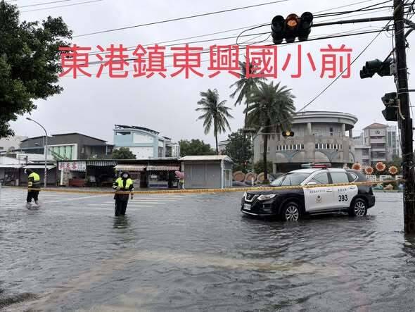 屏東積淹水再擴大!高達60餘處路段、橋樑封閉