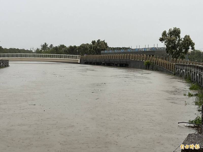 高雄10區達超大豪雨 整體降雨超越凱米颱風規模