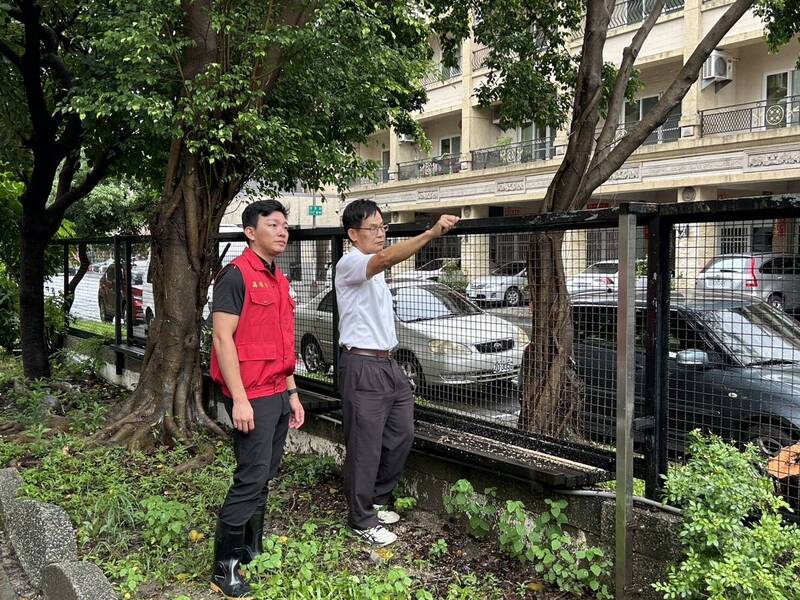 開學前豪雨來襲 高雄校園積水倒樹陸續改善
