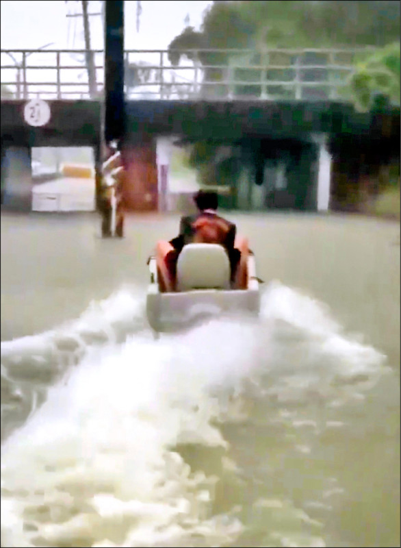 強降雨釀災 黃偉哲爭取17億治水