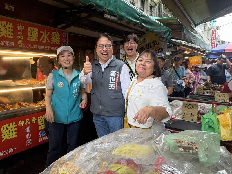 黃世杰掃街埔心市場 批張善政重新包裝幼獅擴大2期當政績