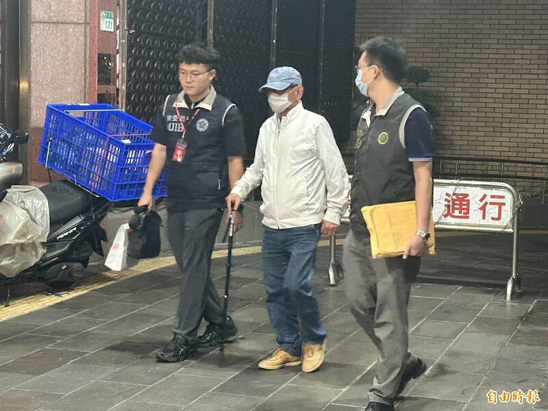 涉無償提供「少將級特助」供陳雪生運用 楊肅元150萬元交保