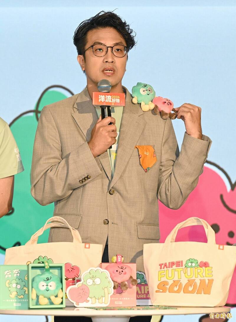 女兒還沒見過！ 沈伯洋推出奔奔、抱抱布偶 MIT「洋流好物」 今午12:00開賣