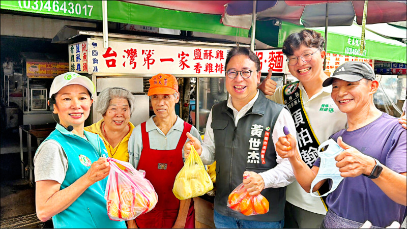 黃世杰埔心掃街 評估活化市場用地