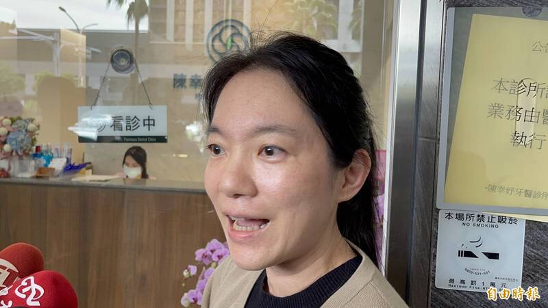 網推手機桌布改陳幸妤照 陳自嘲鬼月鎮煞、嗆許女不該住趙家房