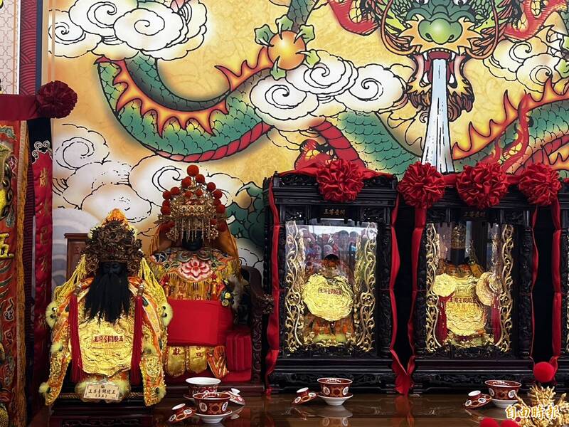 難得一見!雲林男神女神同框 五股開台尊王、六房媽同壇賜福