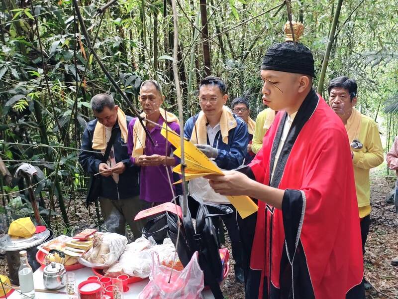 八德三元宮延續254年古禮 中元普度採莿竹、架燈篙迎接好兄弟