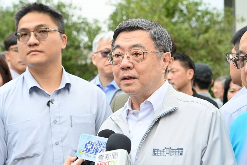 視察指南宮火災現場 卓榮泰︰中央將與北市討論修復