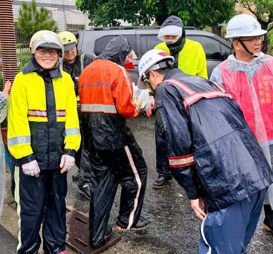 借抽水機盧秀燕毫不遲疑 陳其邁:感謝每份風雨中的援手