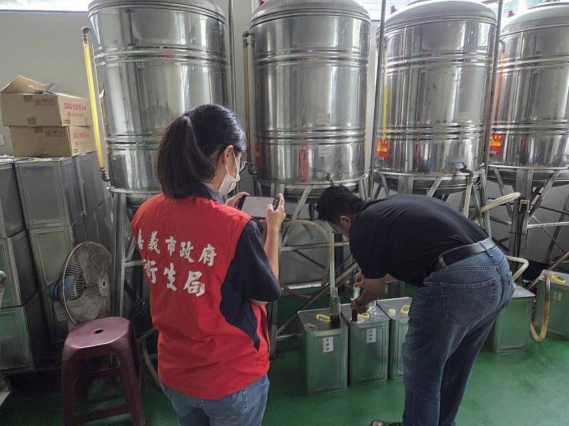 麻油車冷壓黑麻油苯駢芘超標 嘉市要求暫停製造並下架