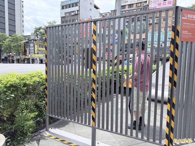 公館「狗籠吸菸區」默默拆除 趙曉慧酸：蔣萬安還能幹什麼大事？