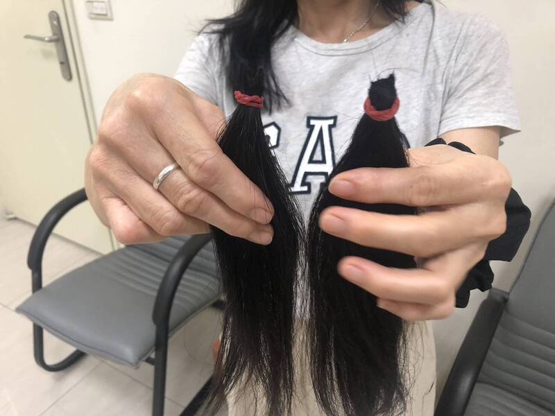 開學前夕煥然一新! 苗栗家扶號召義剪 祖孫同心捐長髮傳愛病友